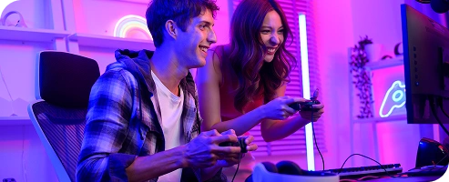 Twee mensen die samen glimlachend gamen in een levendige ruimte met neonverlichting. De sfeer is speels en gezellig, met een moderne gamingopstelling.